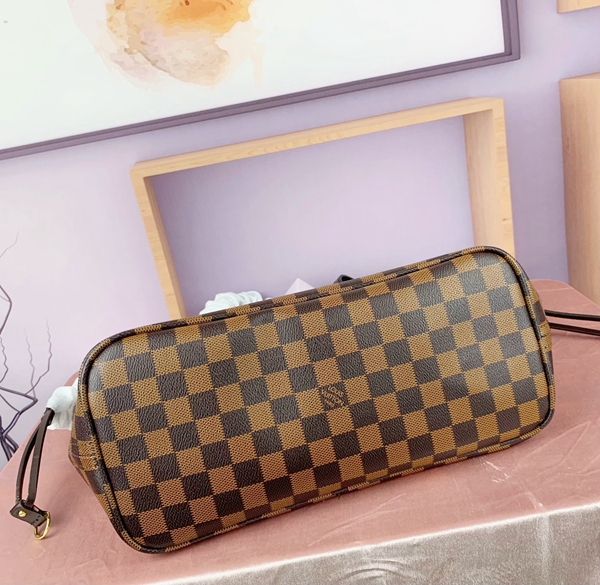 ルイヴィトンバッグ側面デザイン